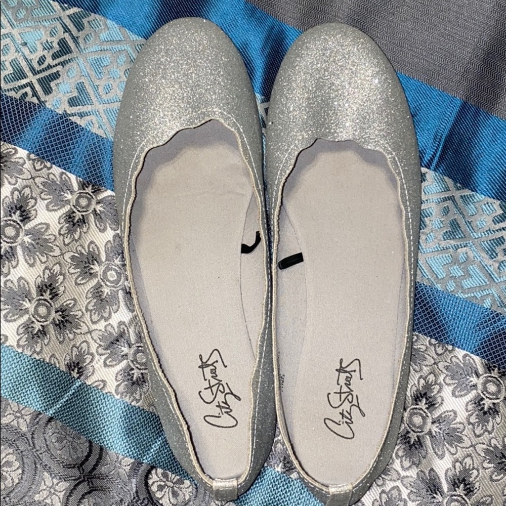 Silver Glittery Flats💖